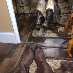 Frye Brown Diana Cut Stud